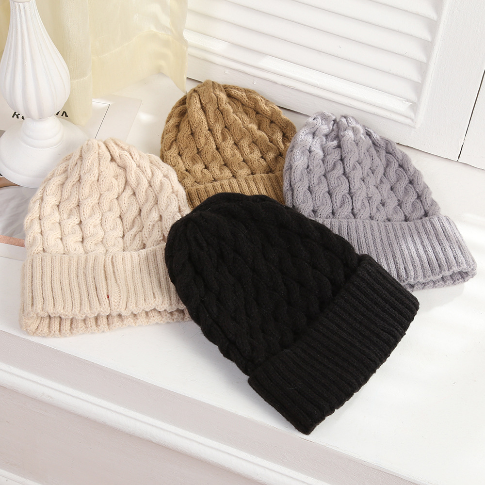 Unisex Basic Simple Style Solid Color Twist Eaveless Wool Cap display picture 1