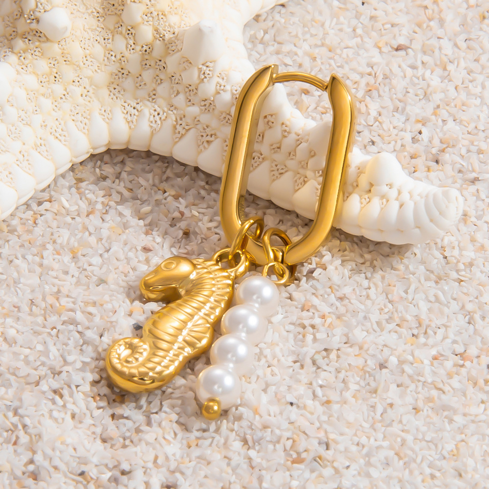 0.03µm-0.05µm Gold Plating Thickness PVD Coated Real Gold Plated 18K Gold Fish 304 Stainless Steel Elegant Simple Style Waterproof Non Tarnish Charm Sleeper Hoop Earrings Drop Earrings