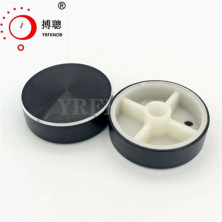 ����ҽ����е�ܲ�����Ħ�ε��ٱ��뿪����CD̫�������Ͻ���ťñ