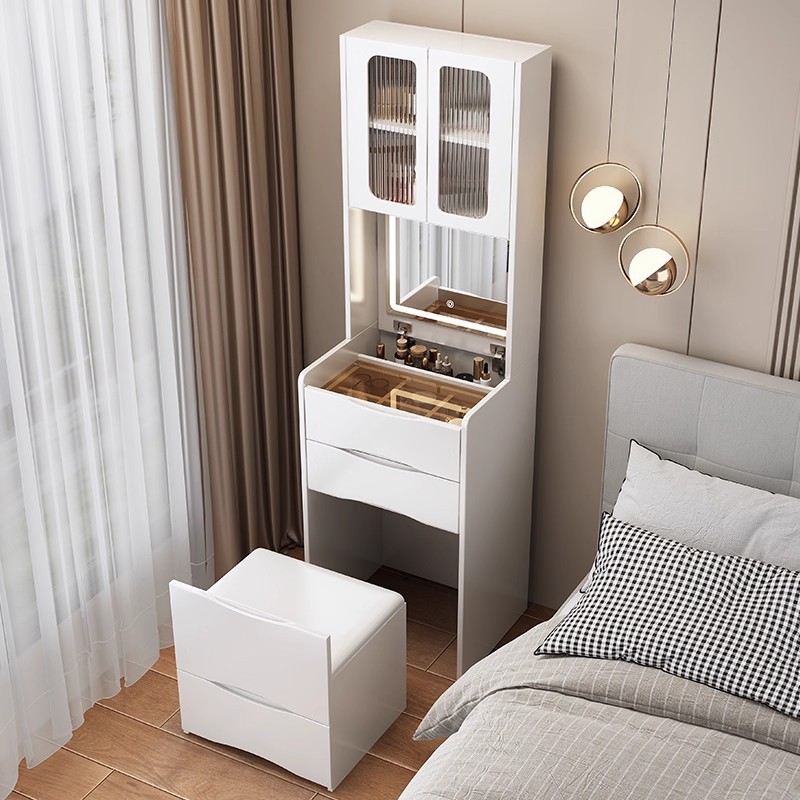 Comedor de tocador dormitorio moderno simple pequeño viento de crema nuevo tipo plegable con lámpara mesa de maquillaje gabinete de almacenamiento en uno