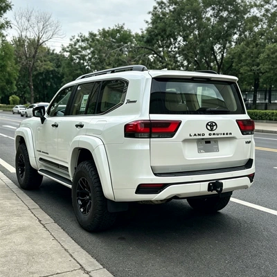 Zhongwang – Cruiser LC300 modified with Black