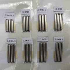 メーカーはベルトバックルを提供しています。