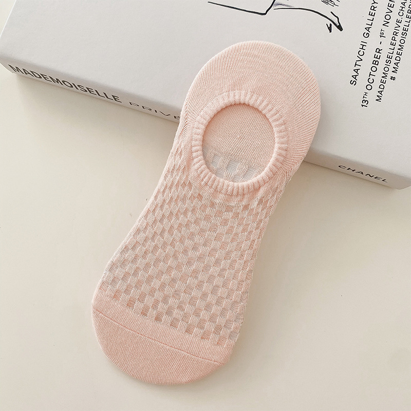 Shake the sound of a popular hair generation summer hollow mesh lightweight breathable cotton socks silicone can not drop with women's invisible socks