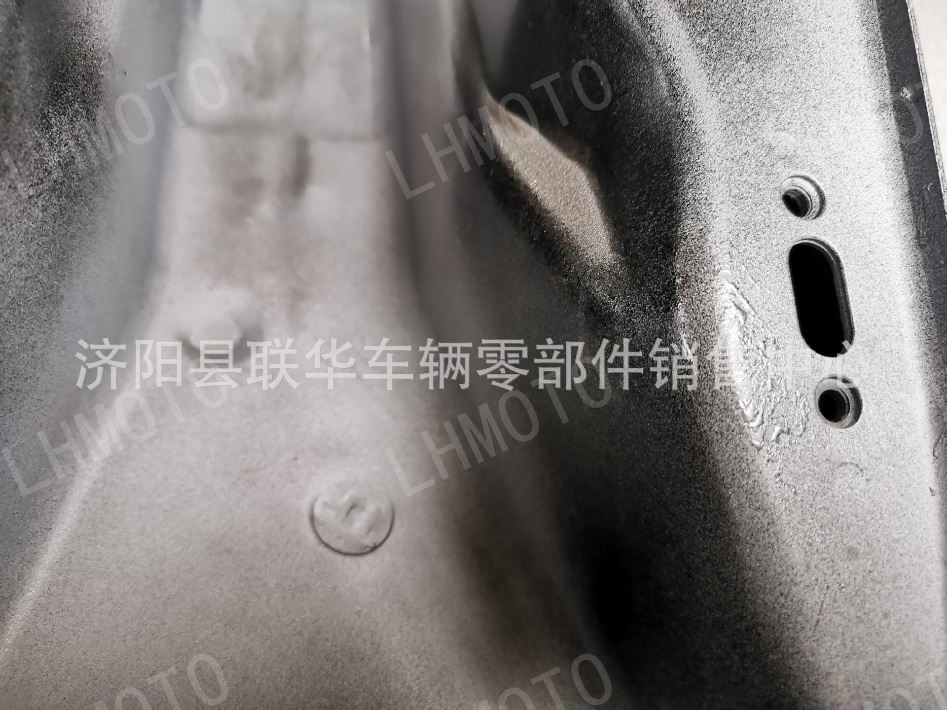 Suitable for Suzuki Gn125 Motorcycle Gasoline Tank, Fuel Tank, Black Prince Accessories and Equipment