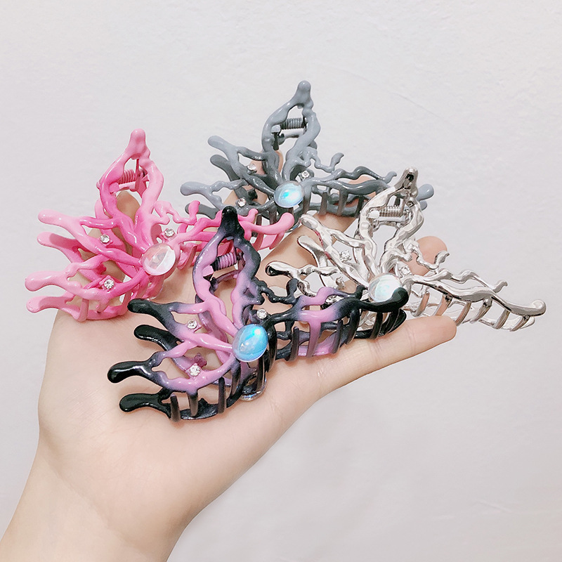 Women's Sweet Cool Style Butterfly Metal Inlay Artificial Gemstones Hair Claws display picture 2