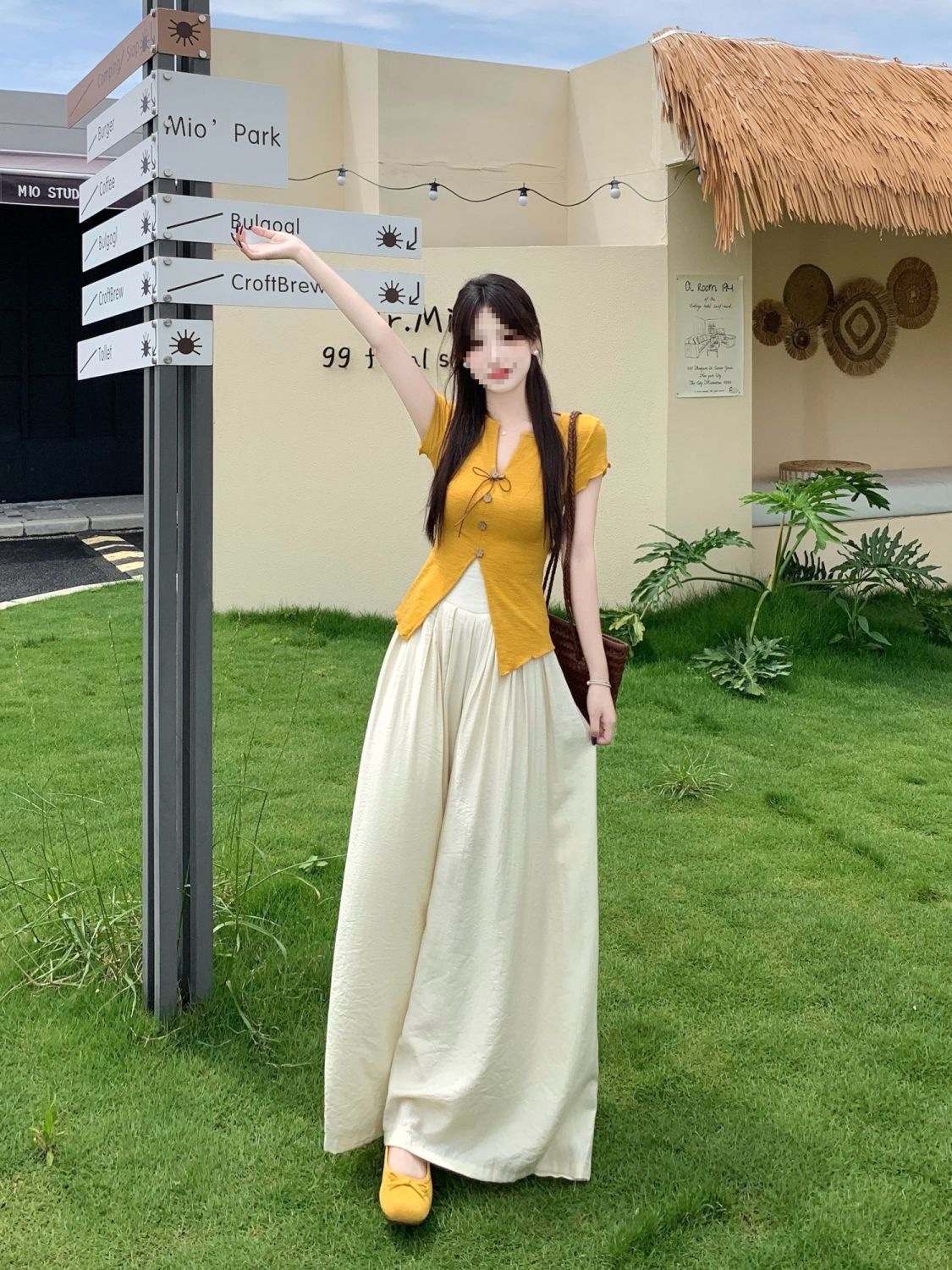 Bộ hai mảnh mùa hè phong cách Pháp: áo cổ V ngắn tay thắt eo + quần ống rộng cạp cao — Quần đùi (Single Piece), Hai bộ (T - shirt+quần đùi rộng), Áo Thun (Single Piece) chi tiết 12