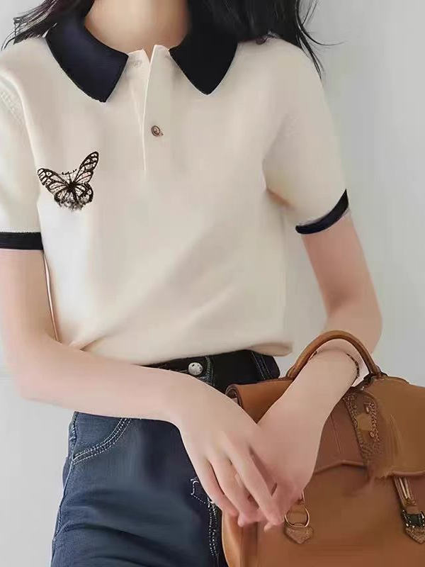 Áo thun nữ cổ polo tay ngắn trắng đơn giản họa tiết bướm — Màu trắng