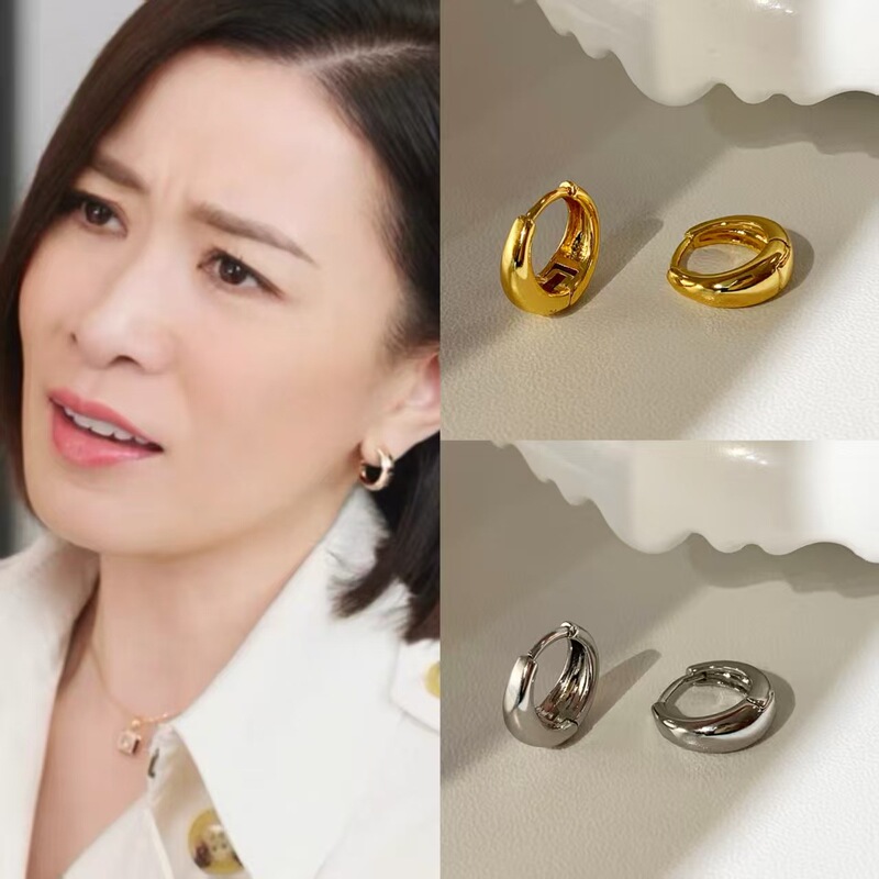 Minimalist Gold Hoop Earrings, the Same Style as News Queen Wen Huixin, Popular Hoop Earrings, Niche Design, High-End Feel Ear Cuffs