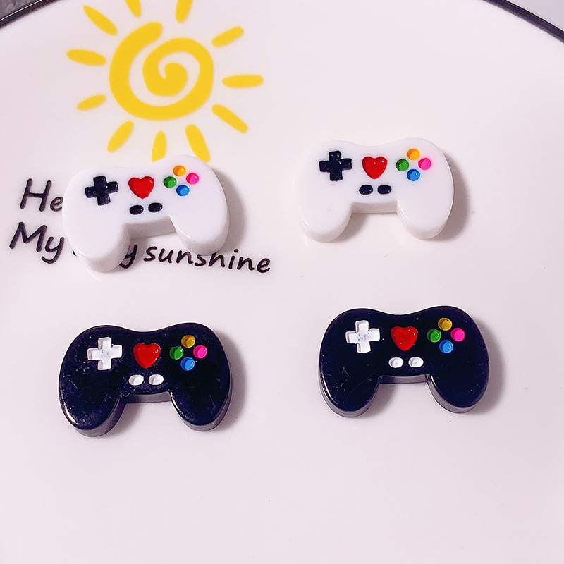 Simulación transfronteriza en blanco y negro mango de máquina de juegos DIY accesorios de resina cabello caja de papelería hebilla de zapato material de parche