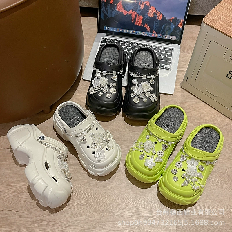 Туфли с отверстиями на толстой подошве женские летние модели