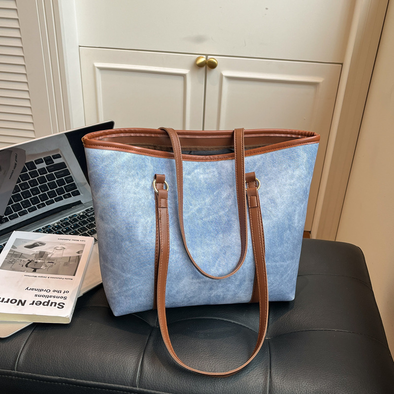 Otoño y invierno 2026 nueva gran capacidad de viaje bolsa de mano de alta explosión para mujeres bolsas de hombro bajo la axila bolsas de mano casuales image 1