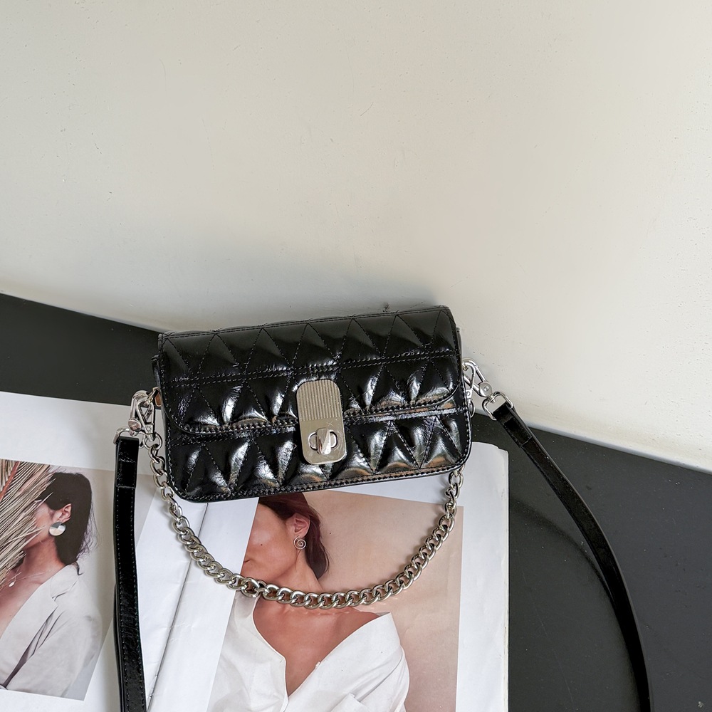 Fashion Genuine Leather Quilted Chain Shoulder Bag For Women, Oil Wax Cowhide Versatile Single Shoulder Crossbody Square Bag - Thumbnail 4