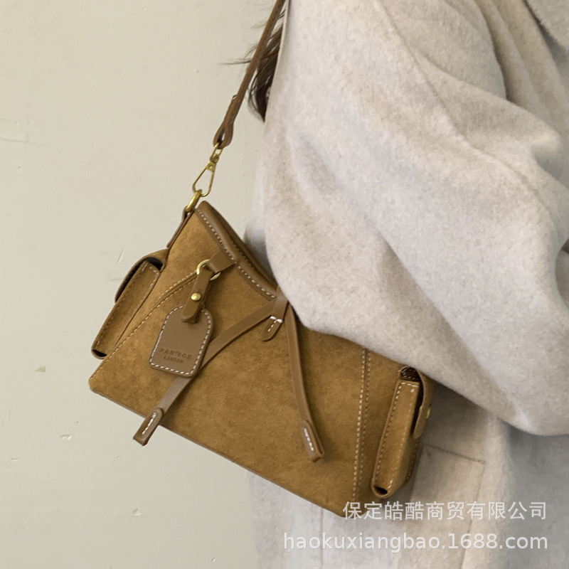 Women's Suede Large Capacity Handbag 2025 New Autumn/Winter Versatile Retro Shoulder Underarm Bucket Bag For Commuting - Thumbnail 4