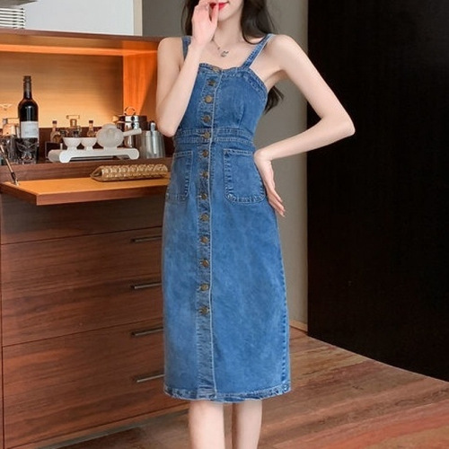 2024 Age-reducing women's retro Hong Kong style top and denim suspender skirt set, waist-accentuated mid-length strap dress