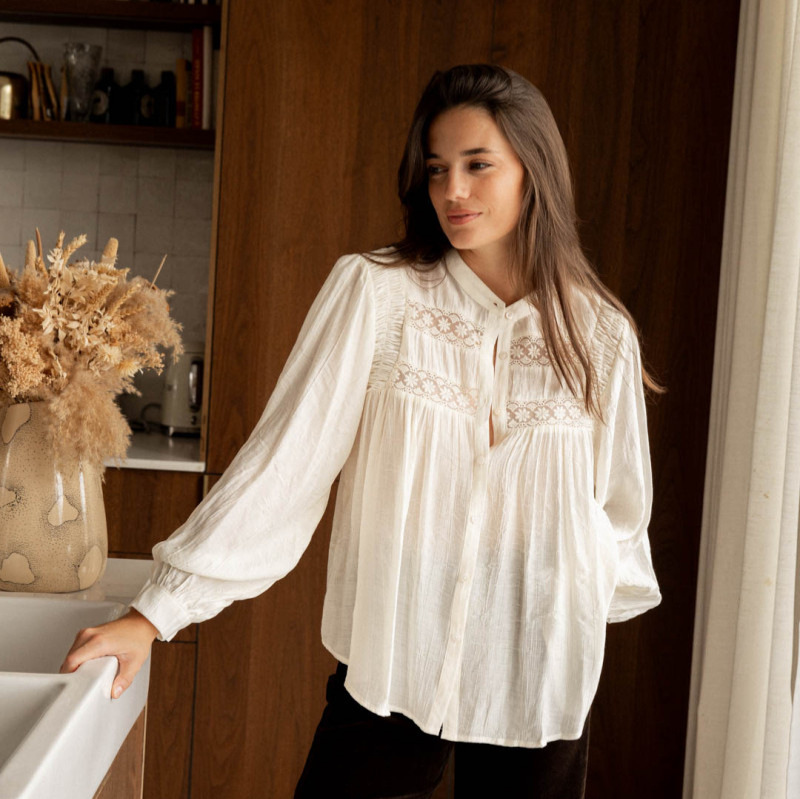 Primavera y otoño de ropa de mujer europea y americana encaje cosido camisa francesa de manga larga mujer suelta delgada temperamento camisa elegante de viaje image 3