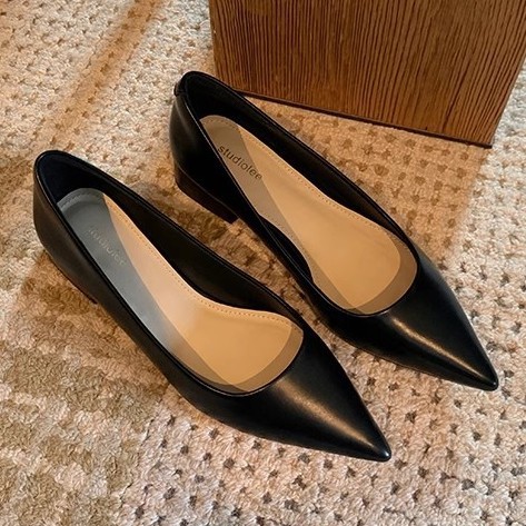 Nuevo temperamento de primavera de grapas de la madre, pequeñas puntas de cabeza, fácil viaje, simple y delgada zapatos de tacón bajo para mujeres de primavera y otoño