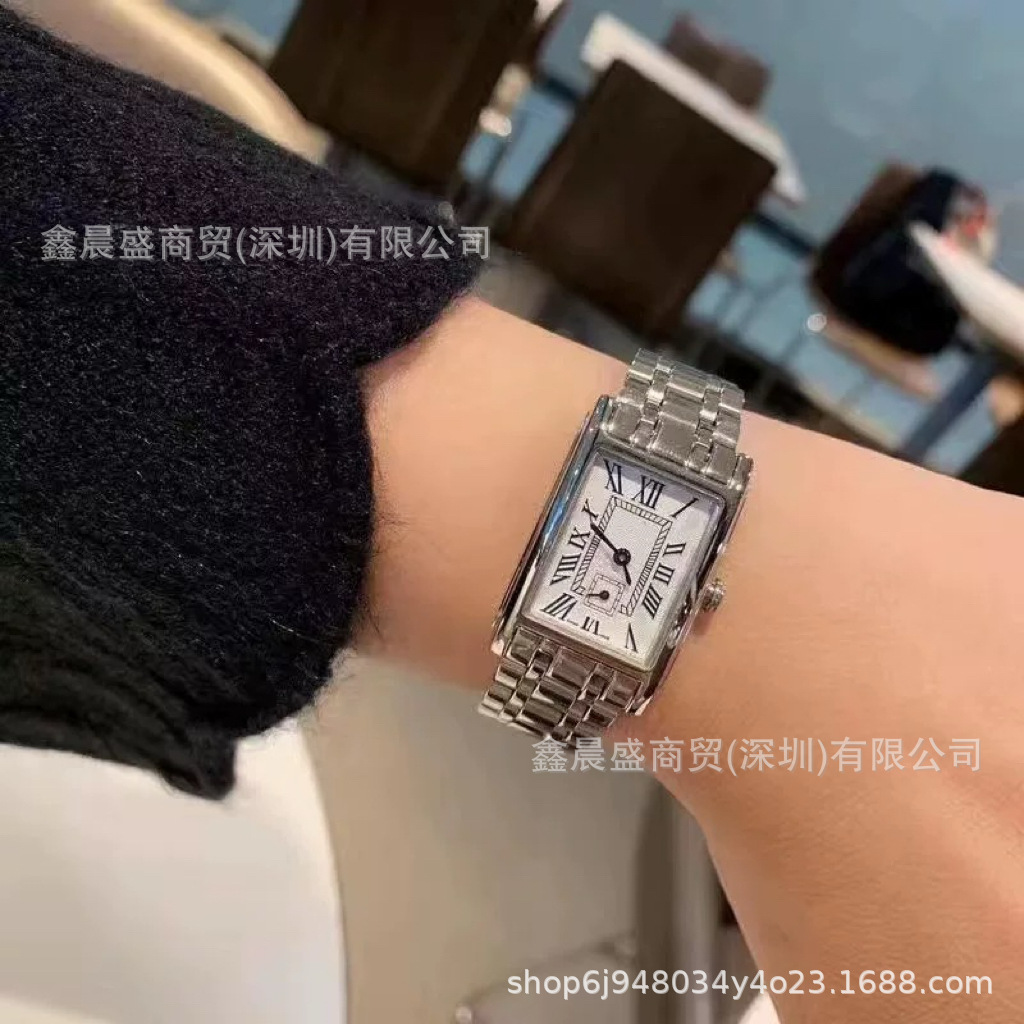 Dai Chuo Vienna square women's watch, a niche and fashionable design featuring a leopard pattern, Swiss quartz movement, and a stylish steel band