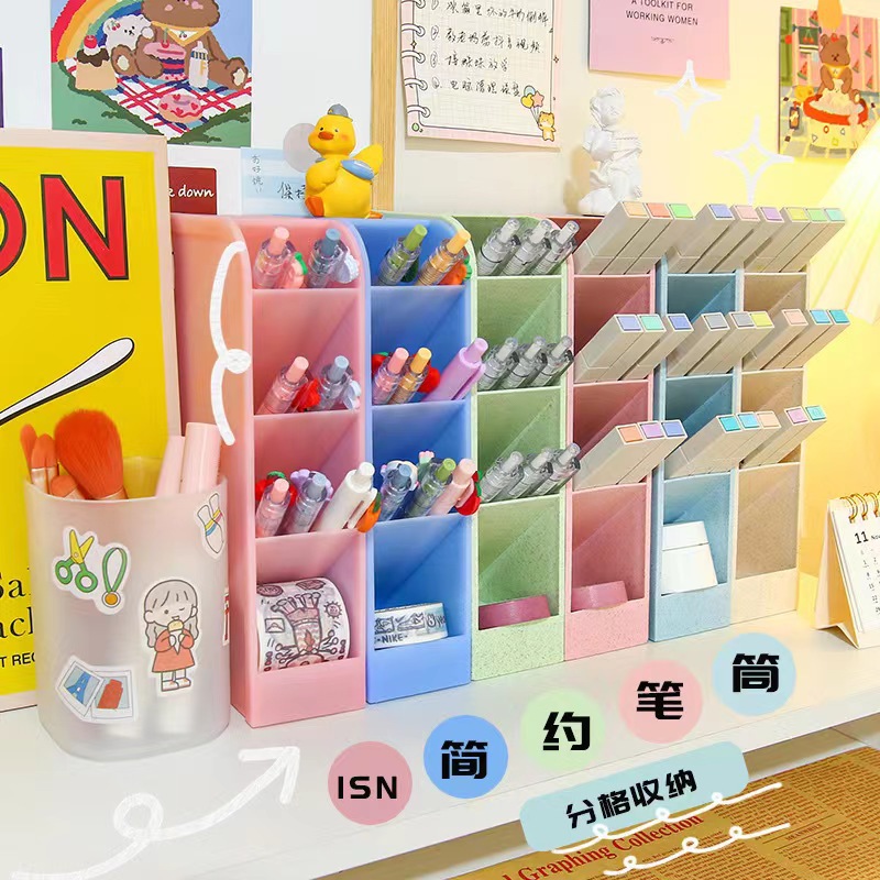 Universal pens holder for students