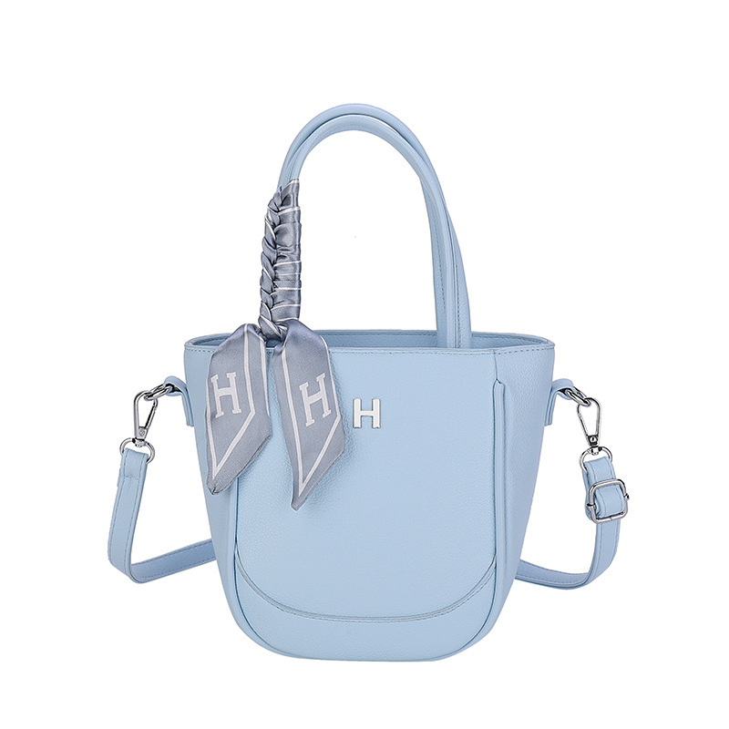 Bolso de cubo de mano 2024 Bolso de hombro de todo fósforo de viaje nuevo transfronterizo Bolso de alta capacidad Bolso de mensajero de bufanda de seda