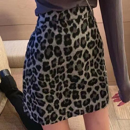 气质豹纹裙子女2022春秋冬新款高腰显瘦短裙百搭复古时尚半身裙潮