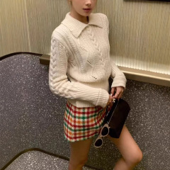 8uioio 云母莫桑 麻花纹翻领毛衣女2025秋季新款修身短款针织上衣