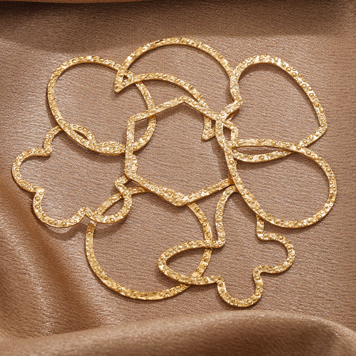 Geométrico marco retorcido en relieve joyería DIY accesorios joyería corazón de桃ar estrella luna anillo hexagonal pendientes de acero titanio