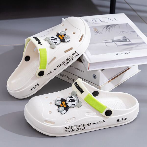 Popular slippers men's summer hole shoes men's outer wear non-slip deodorant slip-on beach sandals men's slippers women