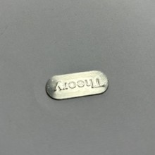 定制不锈钢冲压铭牌 凹凸字logo 磨砂拉丝模具标牌 定做金属铁牌