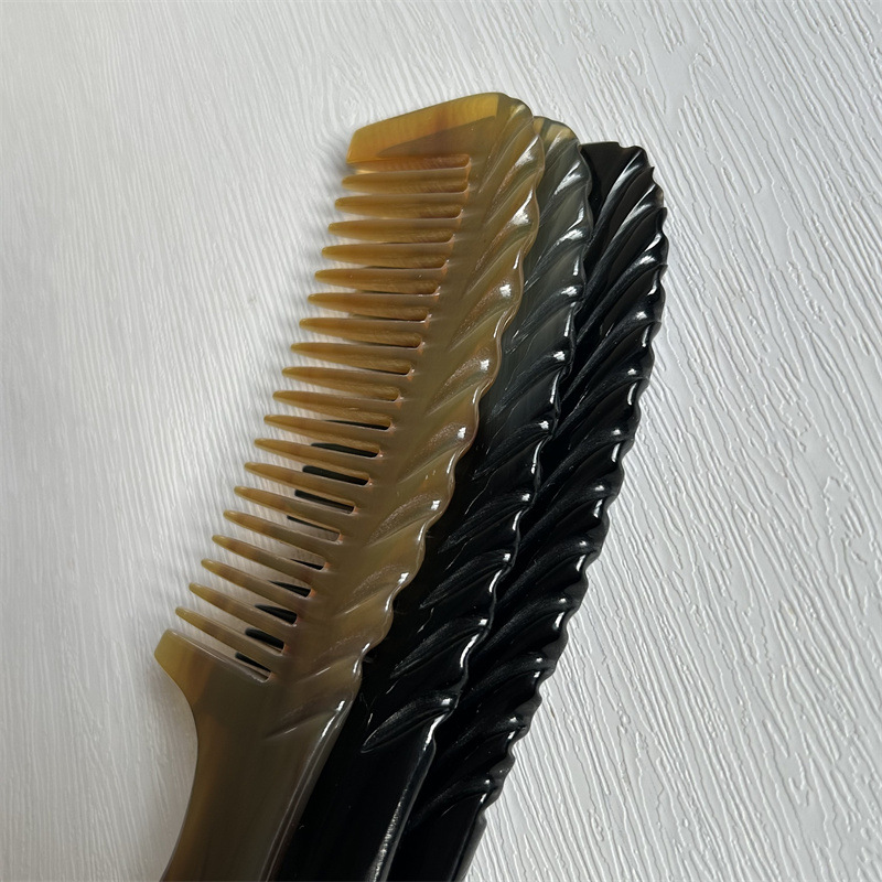 16cm Carved Ox Horn Comb Long Handle Gua Sha Hair Comb Black Flower Pattern specifications