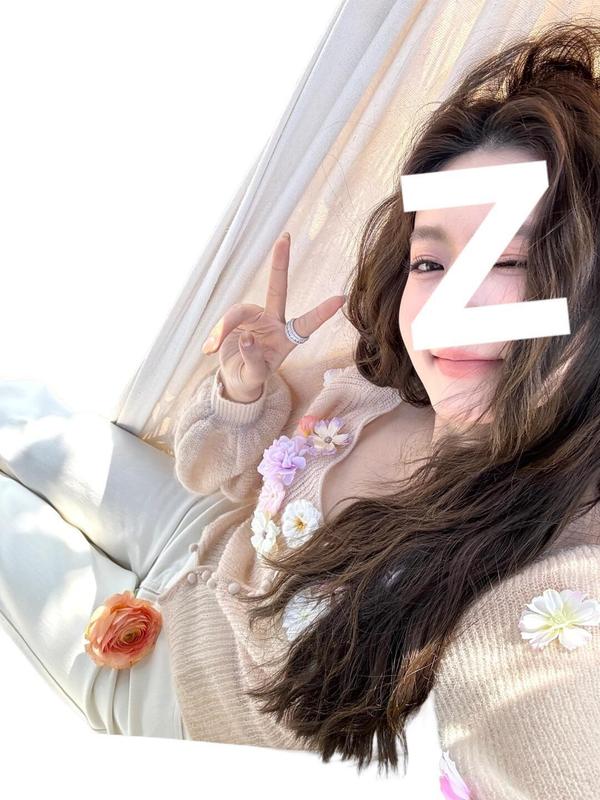 秋季长袖粉色针织衫女2025新款巨好看的设计感韩系氛围感早秋上衣|undefined