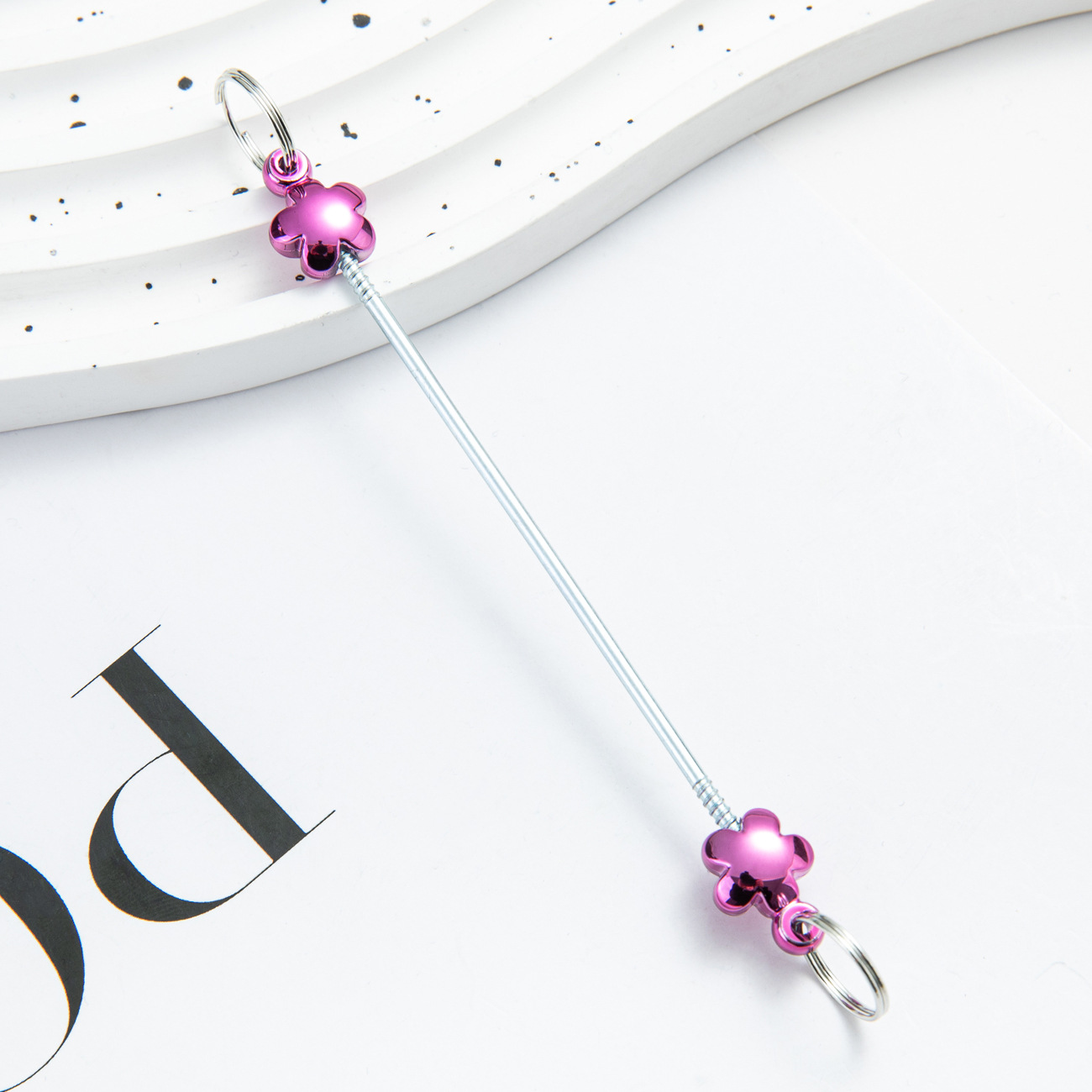 Creativo colgante de accesorios de llavero de amor con cuentas de bricolaje nuevo poste de plástico con cuentas accesorios de llavero con cuentas