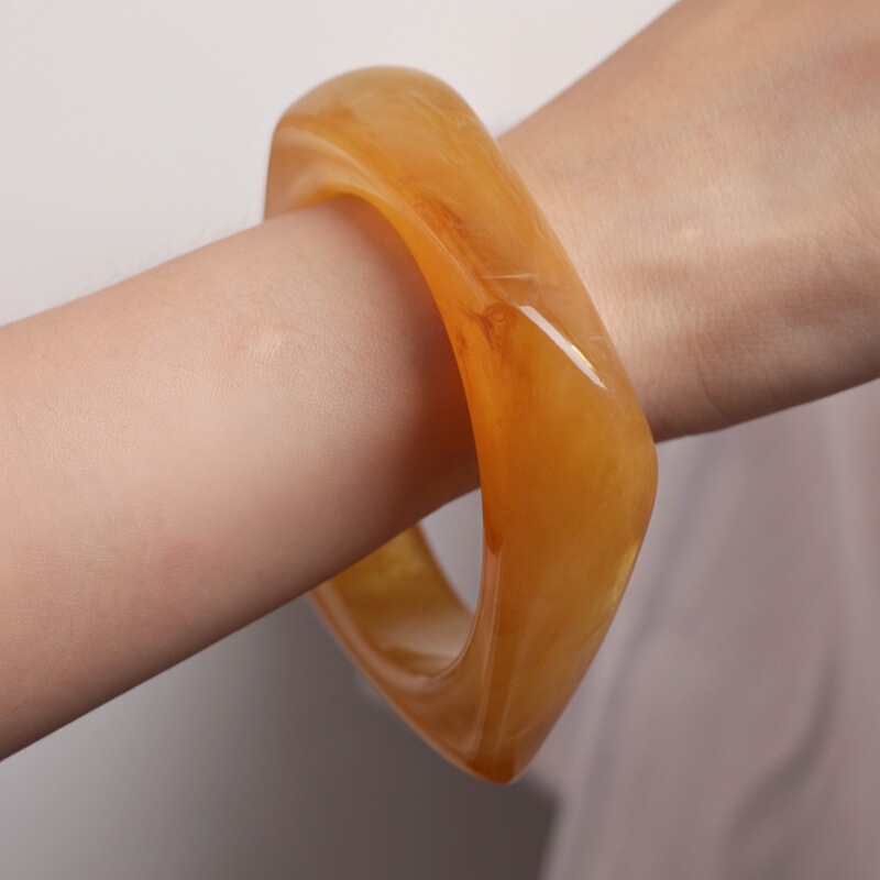 レトロハイエンド中古ブレスレット酢酸ニッチ不規則アクリルワイドブレスレット女性ニッチデザイン|undefined