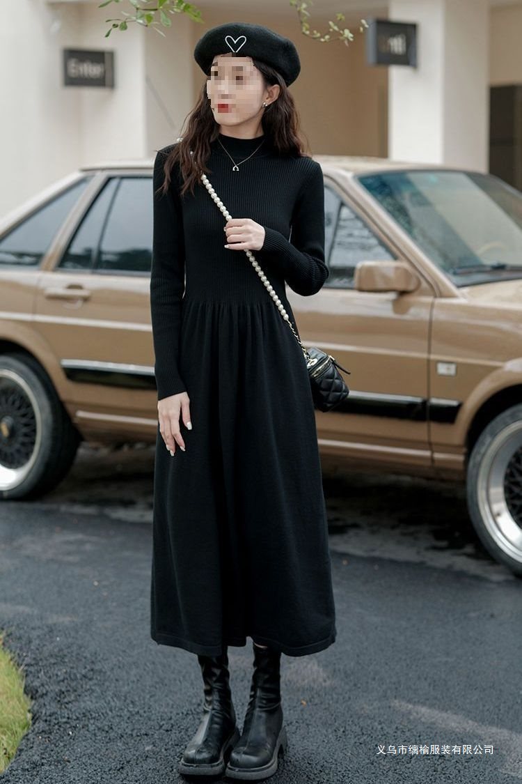 赫本小黑裙过膝内搭针织毛衣裙打底配大衣法式连衣裙秋冬加厚长款