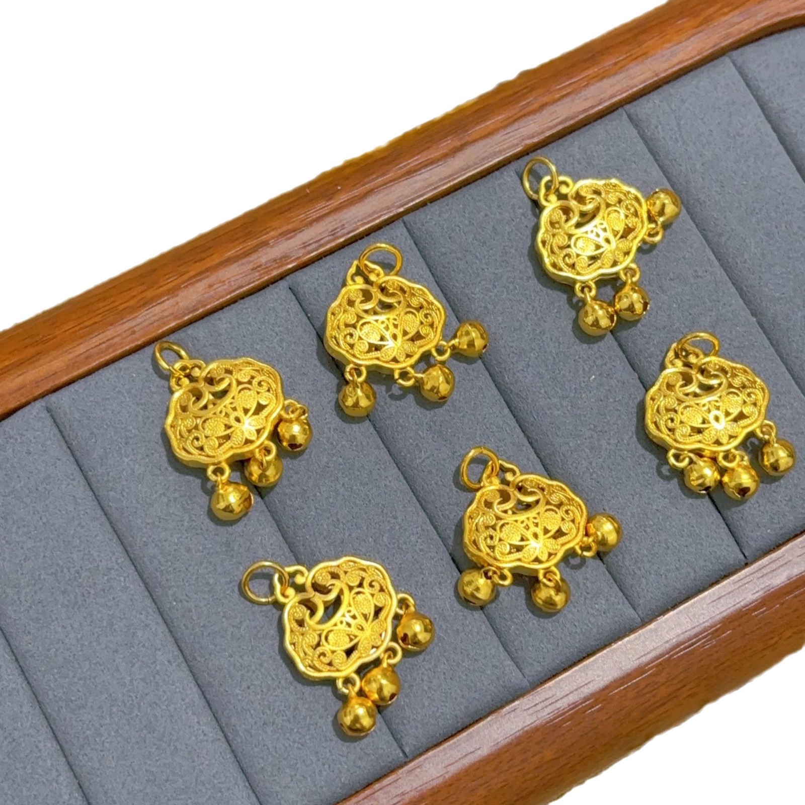 Kullapood liivaga kuldse liblikaga, rahu ripatsiga, pika elueaga rikkaliku lukuga kaelakee, mida saata tüdruksõbrale vask-kullatud ehted_voghion.com