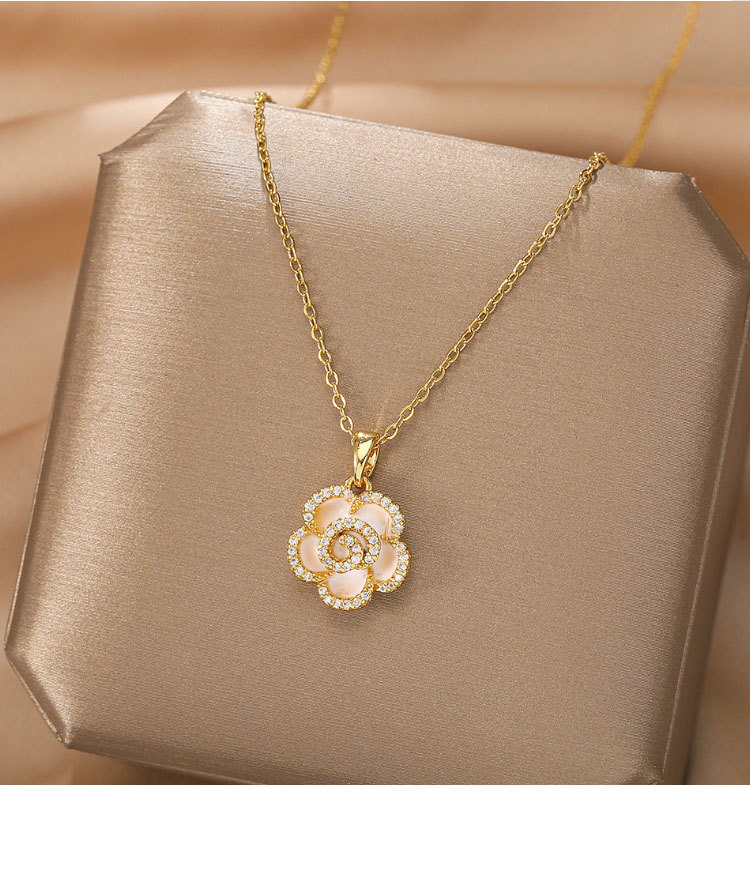 Fashion Flower Titanium Steel Inlay Rhinestones Pendant Necklace 1 Piece