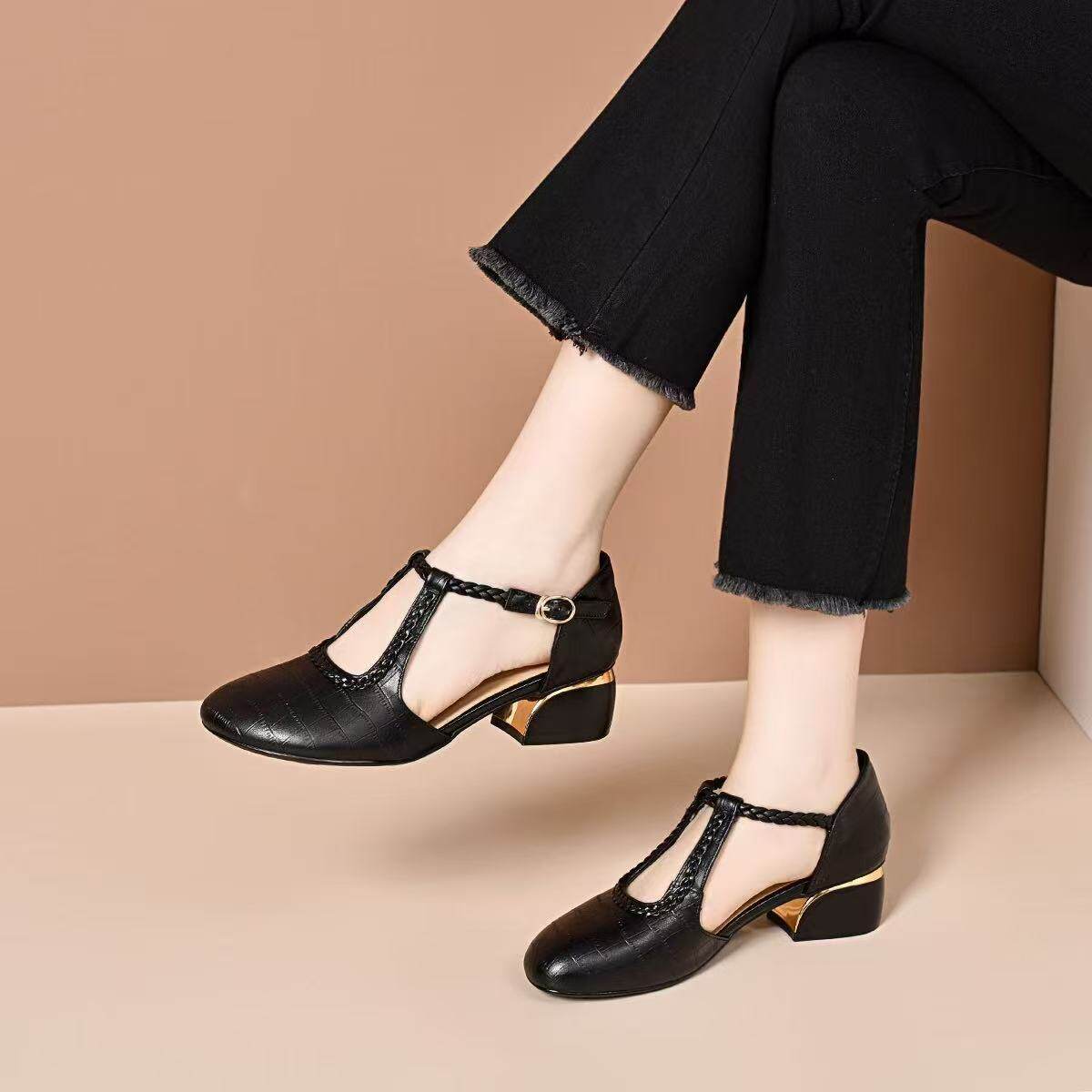 Sandal nữ quai ngang da thật gót thấp mũi tròn bít — màu đen