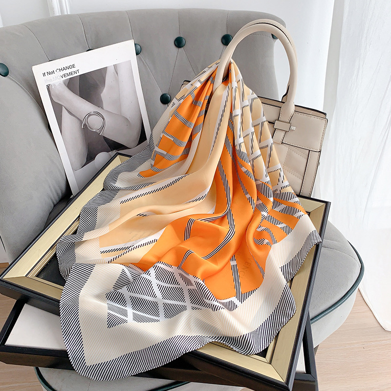 Pañuelo de seda bufanda cuadrada de alto grado de seda artificial Impresión de letras 70 pequeña bufanda cuadrada moda simple satén bufanda profesional personalización