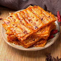 網紅老式手工大辣片8090後兒時回憶手撕辣皮豆片懷舊休閒零食批發