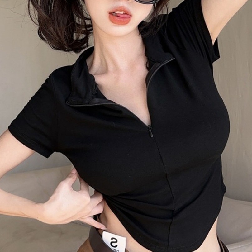 Zipper lapel short sleeved T-shirt for women in spring summer of 2024, tailored to fit the waist slim down. Unique and_voghion.com