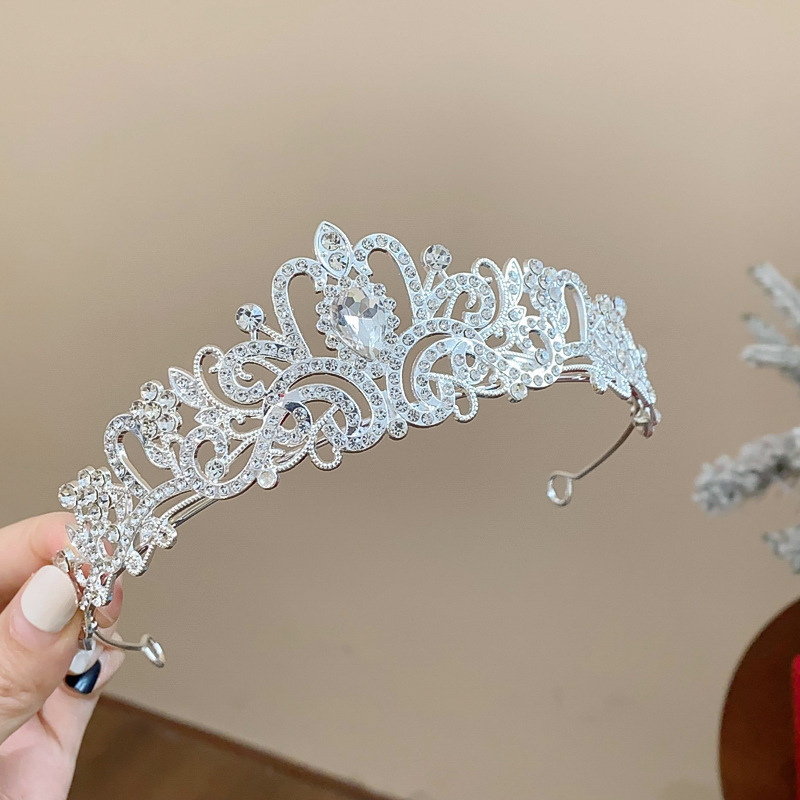 Diadema #11 - Corona con forma de gota de agua, diseño floral de diamantes plateados.