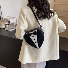 Cross-border quirky and stylish women's bags 2024 new fashion personalized collar single-shoulder bags for outdoor travel popular cross-body small backpack
