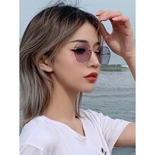 ���ѱ�ɫ�����۾�Ů���泱�޿��б߷�����������С��������ins