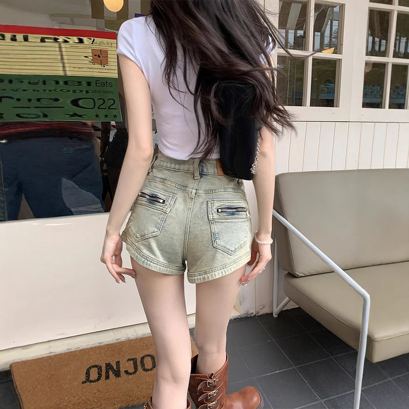 American Retro Hot Girl Denim Shorts Women's Summer Pear-shaped High Waist Slimming Design Sense A- shaped Hip Hot Pants American Retro Hot Girl Denim Shorts Women's Summer Pear-shaped High Waist Slimming Design Sense A- shaped Hip Hot Pants