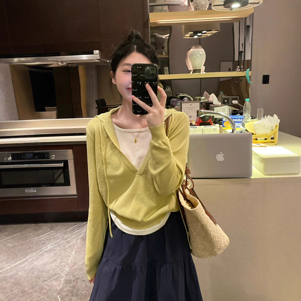 Contrast Color Design Fake Two-Piece Hooded Knitwear for Women in Autum Japanese Style Casual Lazy Style Sweatshirt High-End Top