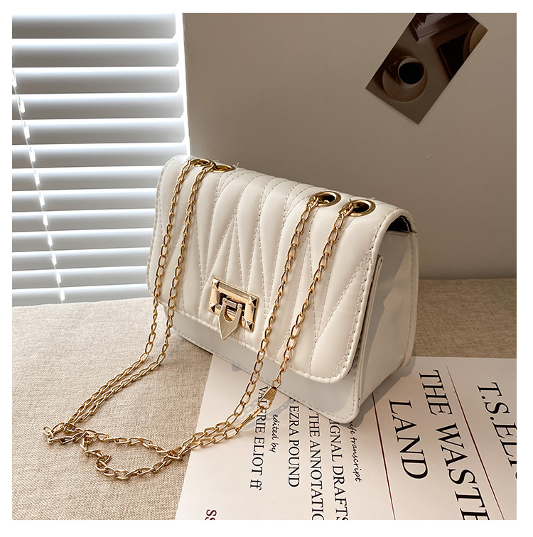 2021 New Stitching Crossbody Shoulder Bag Ins Advanced Lock Chain Bag display picture 5