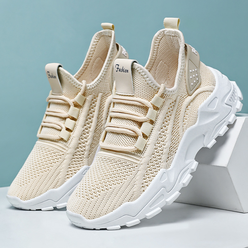 Zapatos de mujer transfronterizos de verano nuevo estilo comercio exterior tallas grandes zapatos casuales voladores tejidos transpirables suela suave sin pies cansados zapatos de papá