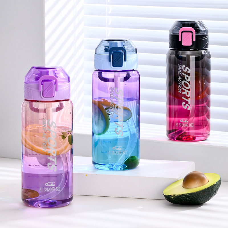 Taza de agua de dos colores deportiva de celebridades de Internet Taza de plástico resistente a altas temperaturas y a prueba de caídas Taza para beber para estudiantes Taza de paja con tapa elástica con anillo