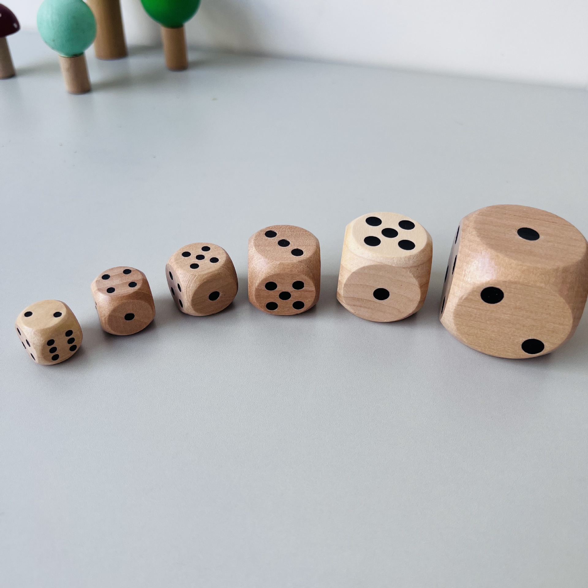 dados transfronterizos dados de madera piezas de madera accesorios de juguetes de madera dados de ocho caras dados de doce caras fábrica directa