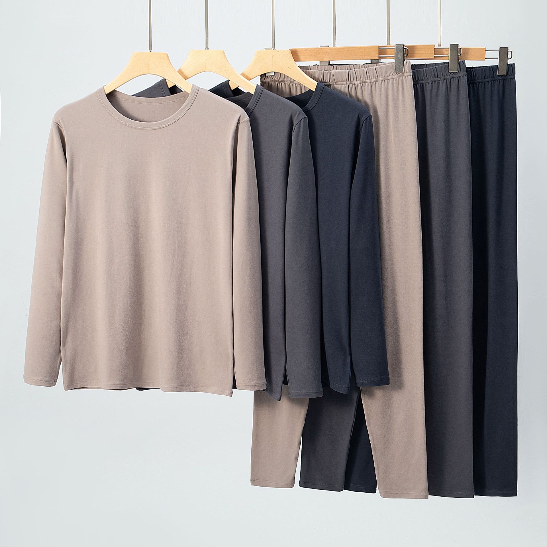 Men's Thermal Pajamas Set with Mask Fabric, Long-Sleeve and Long Pants, Thin and Comfortable Casual Base Layer