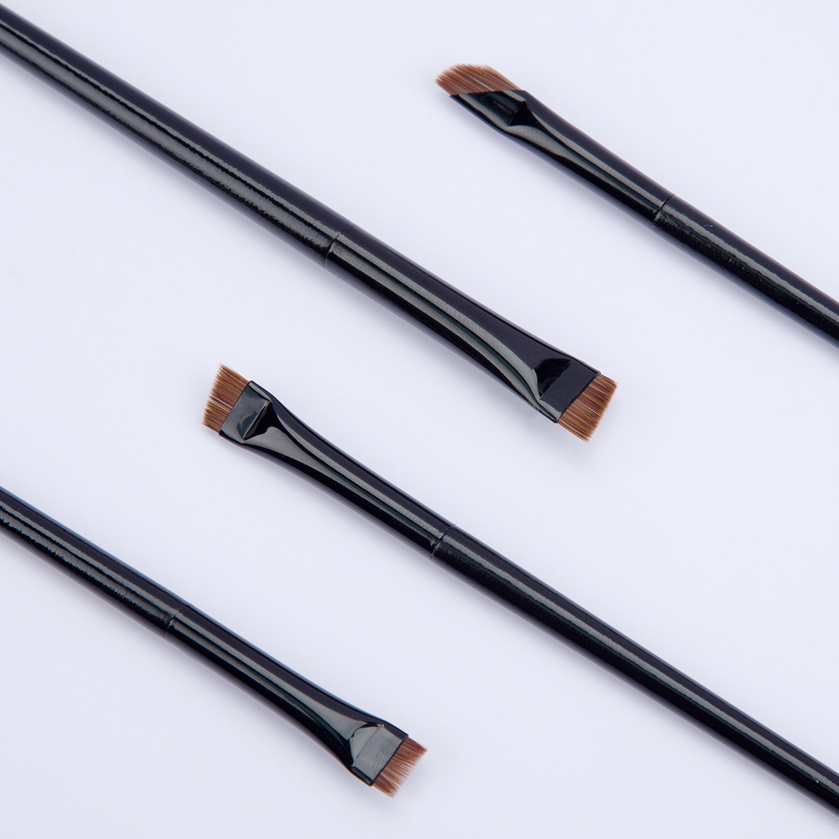 Wang xiaoxiao mismo estilo hoja delineador cepillo cabeza plana bisel ceja cepillo ceja polvo ojo mentira gusano de seda corrector maquillaje cepillo traje